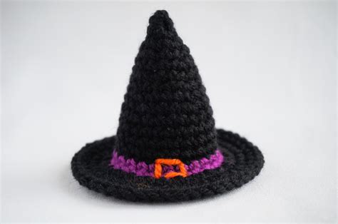 Crocheting Mini Witch Hats for Dolls and Toys
